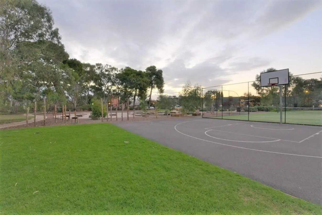 Big Apartment Free Wifi Gated Parking Aircon Adelaide 0*,
