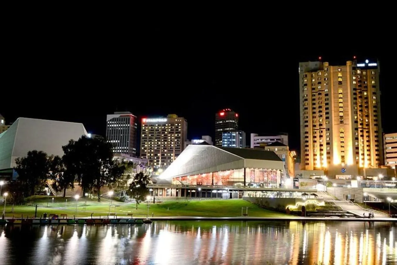 Semesterbostad Big Apartment Free Wifi Gated Parking Aircon Adelaide Australien