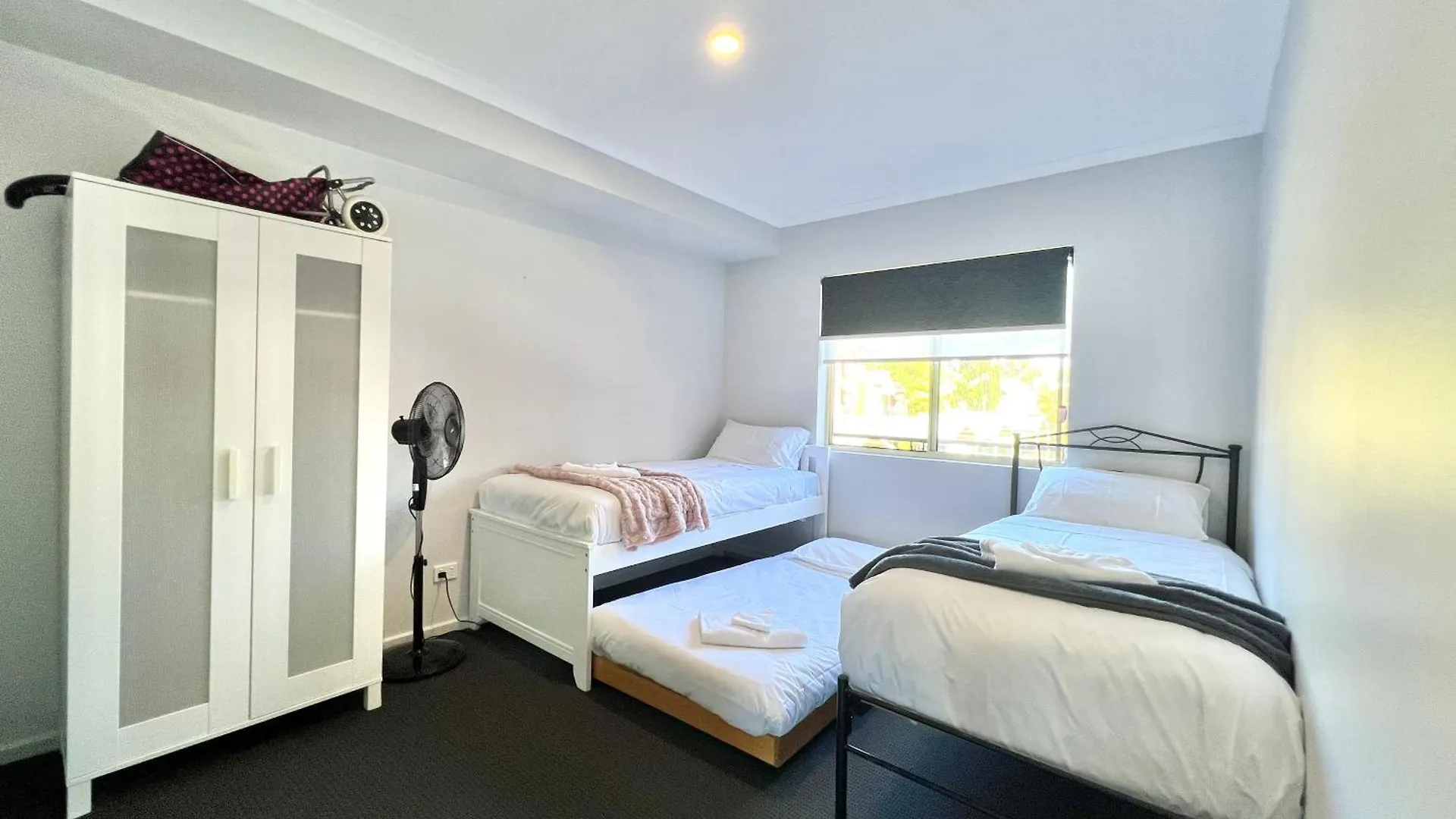 Big Apartment Free Wifi Gated Parking Aircon Adelaide 0*,  Australien