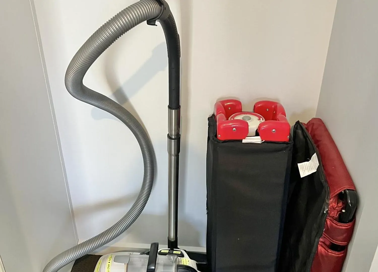Big Apartment Free Wifi Gated Parking Aircon Adelaide Semesterbostad